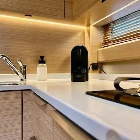 Huswell - Bateau Coco Luxury Yacht In *